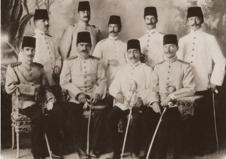 Kurmay Yüzbaşı Mustafa Kemal arkadaşları ile, Şam, 1906