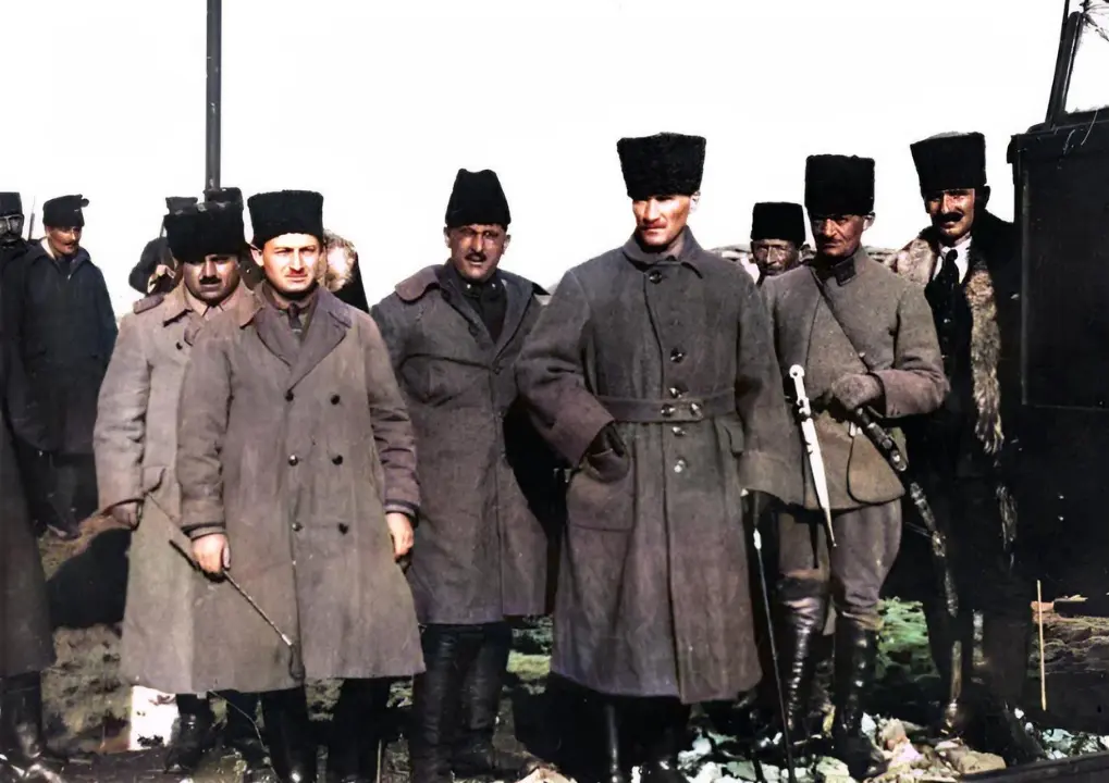 TBMM Başkanı Mustafa Kemal Batı Cephesi’nde denetlemelerde bulunurken, Eskişehir, 4 Aralık 1920 - Bağımsızlığın Şafağı