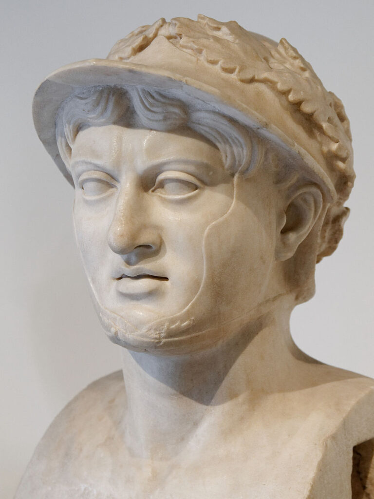 Pyrrhus büstü